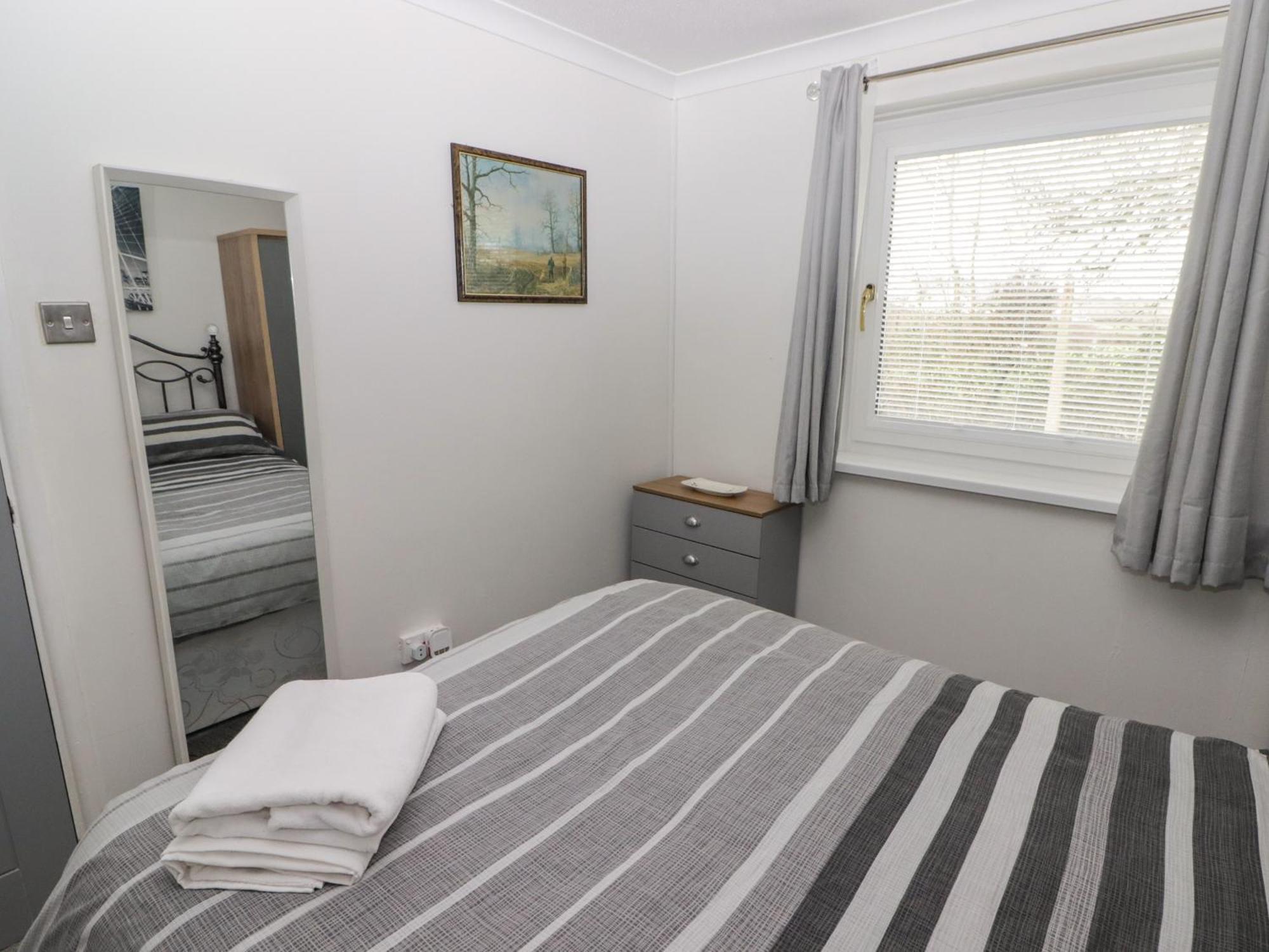 13 Gower Holiday Village Swansea Exterior photo